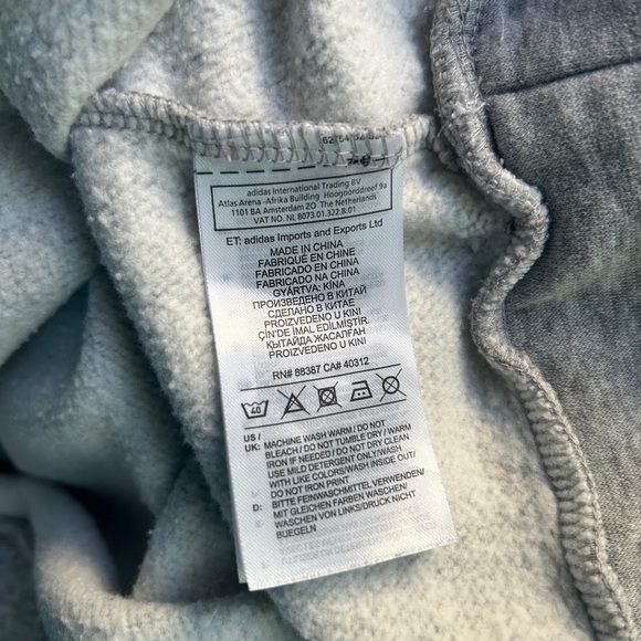 ✨3 for $18 ✨ ADIDAS Women’s Gray Crewneck Sweatshirt with Black Stripes - Picture 5 of 6